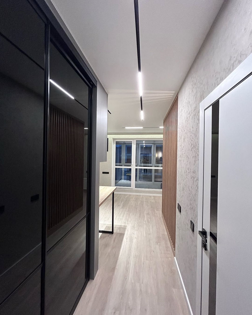 Invitam mesteri la reparatie in apartamente foto 0