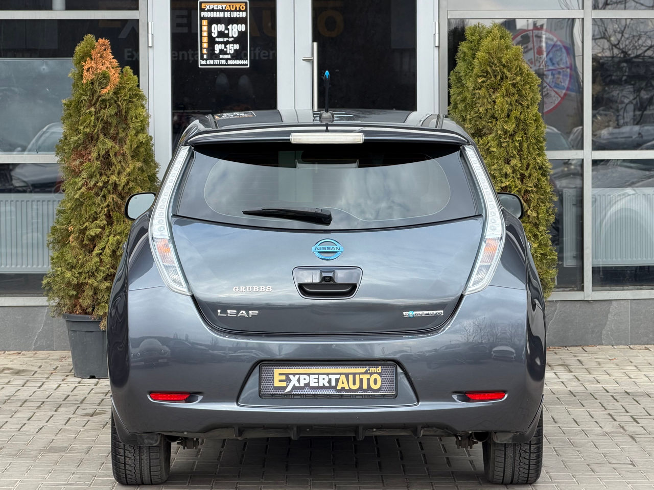 Nissan Leaf — фото 5