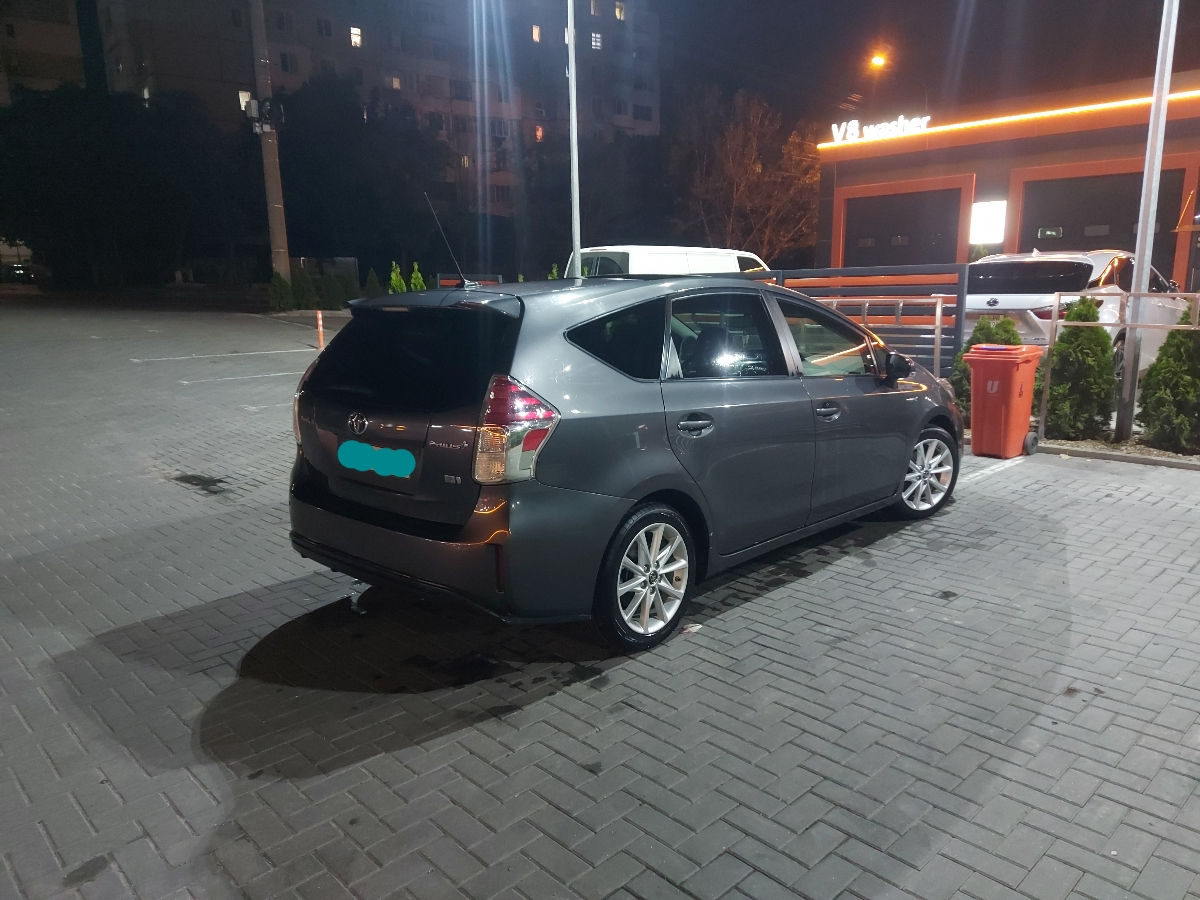 Toyota Prius + foto 4