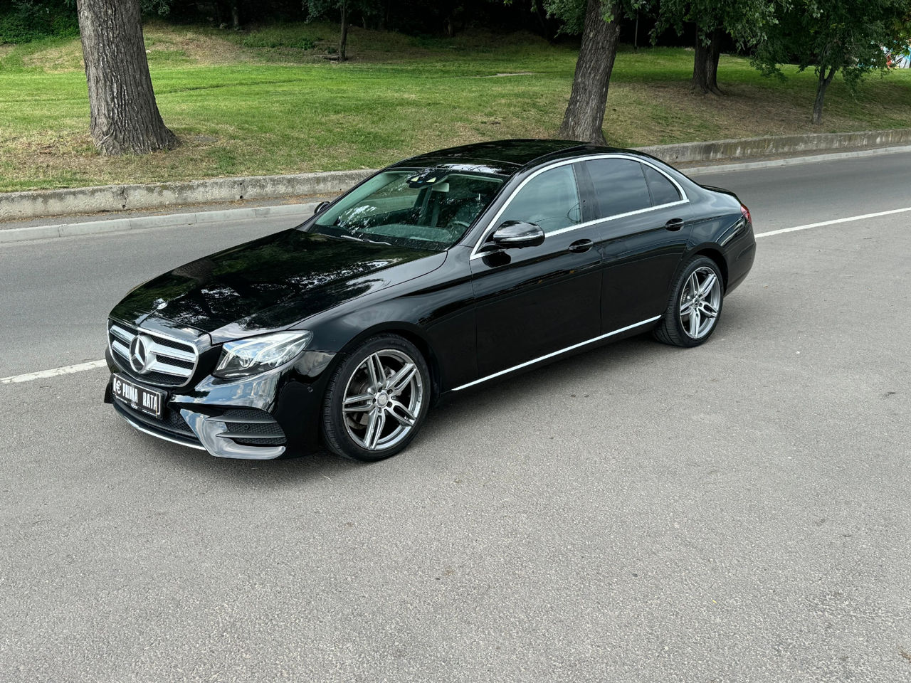 Mercedes E-Class foto 0