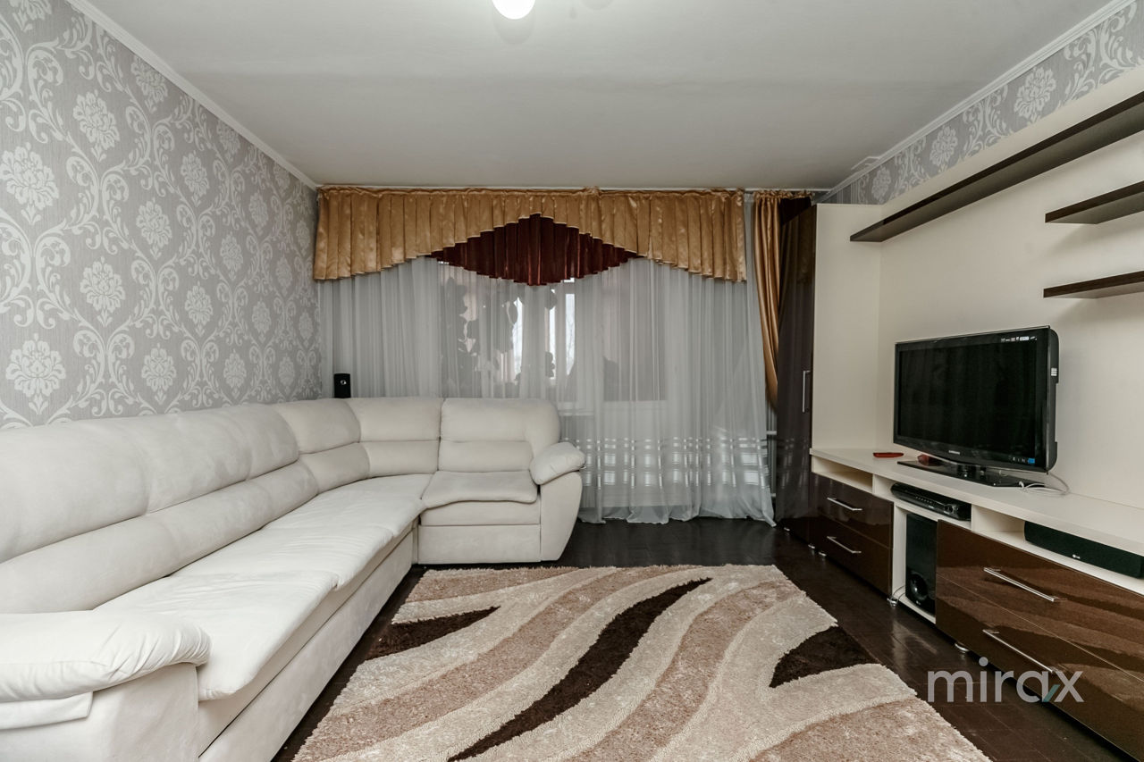 Apartament cu 4 camere, 92 m², Buiucani, Chișinău foto 3