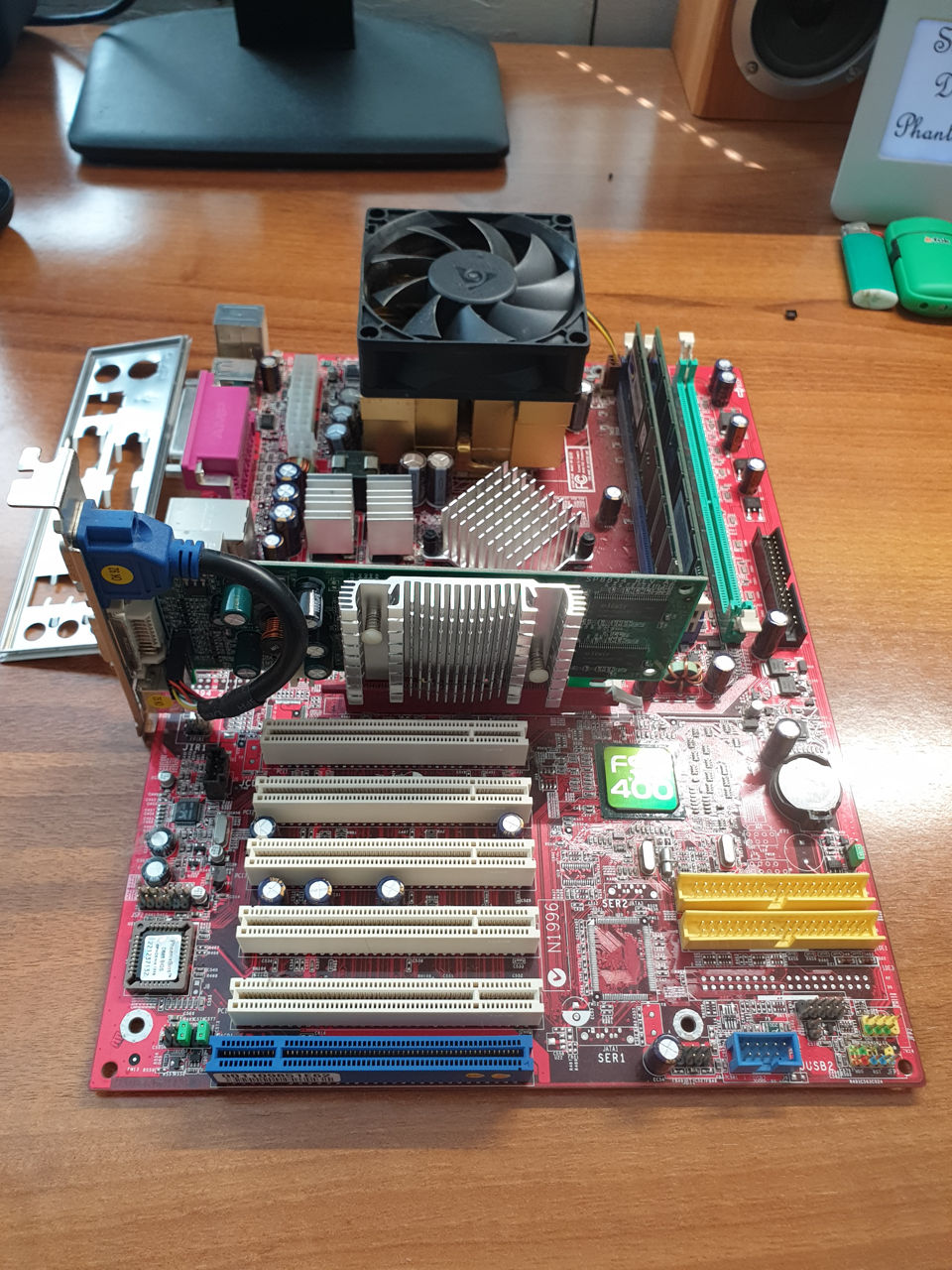LOT DE 10 cartes meres MSI MS-7500 ver 1.0 SOCKET AM2 EUR 100,00 - FR