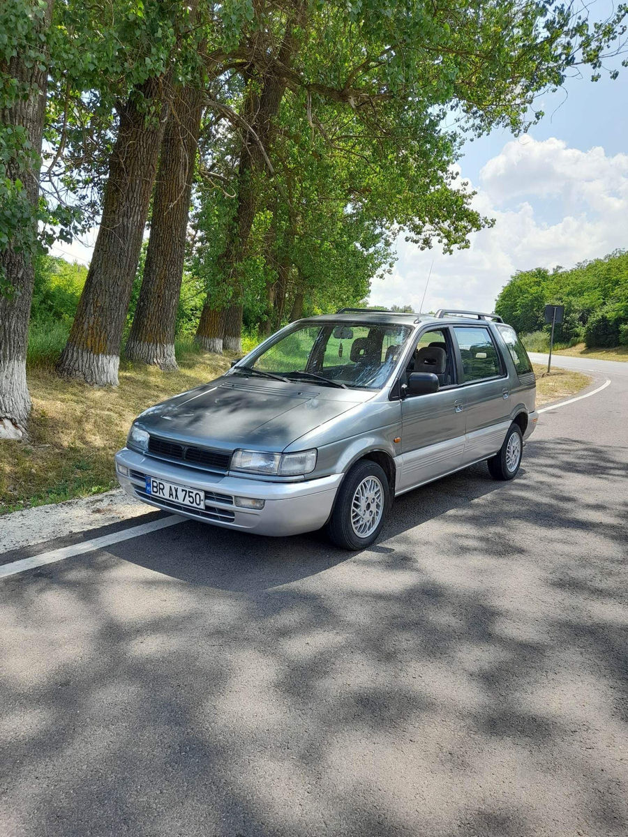 Mitsubishi Space Wagon foto 6