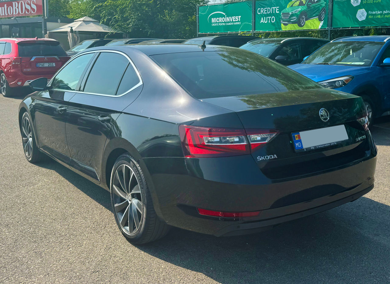 Skoda Superb foto 4