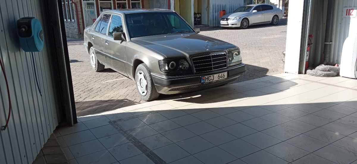 Mercedes E-Class foto 3