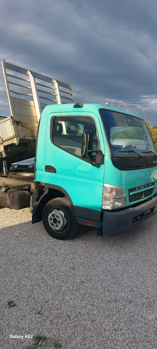 Mitsubishi fuso canter foto 5