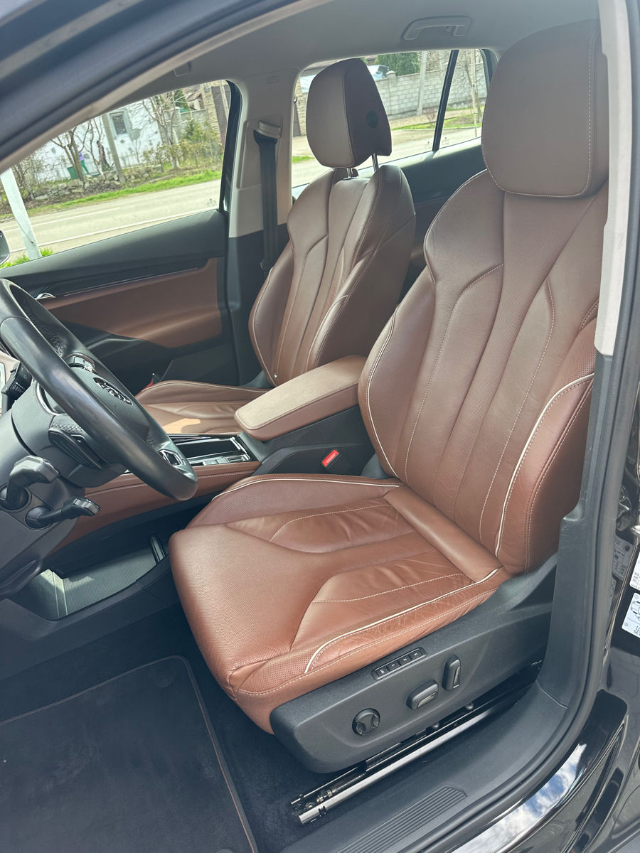 Skoda Enyaq фото 5
