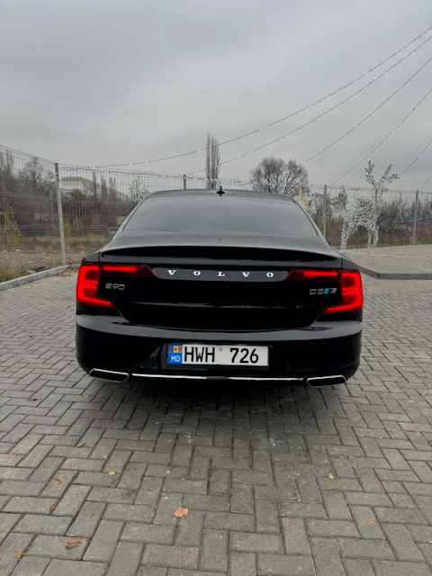 Volvo S90 foto 2