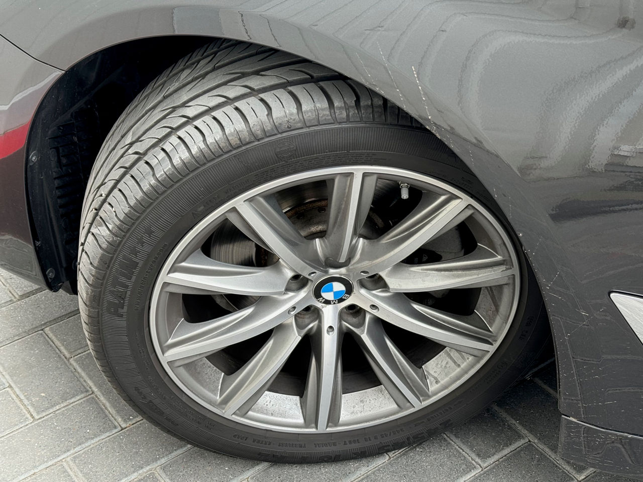 BMW 5 Series foto 17