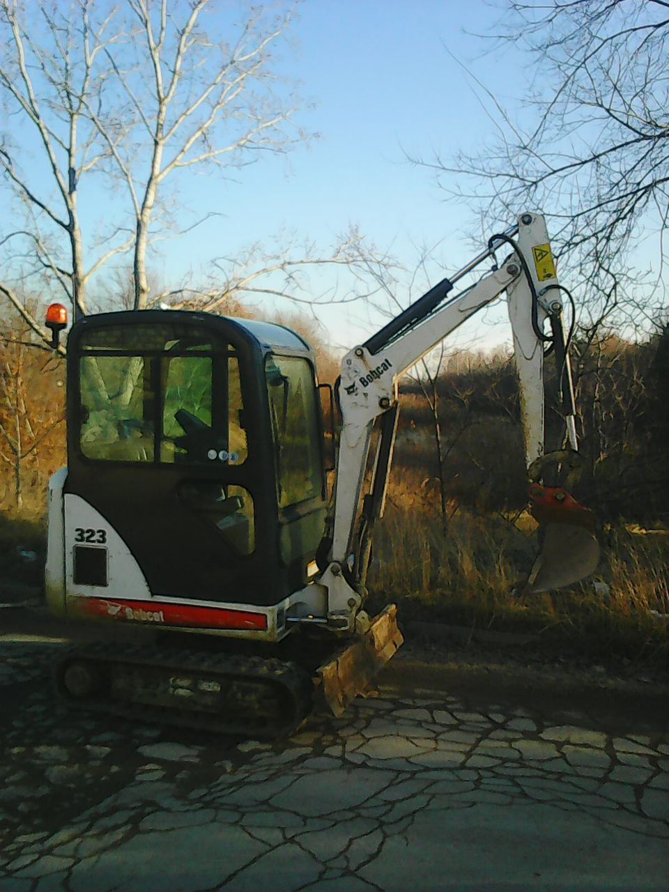 Lucrari cu  minitractor Bobcat foto 3