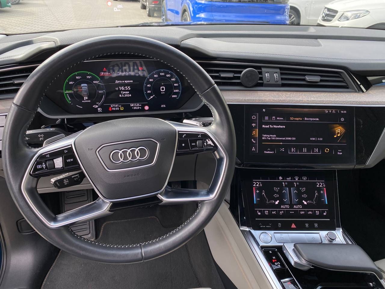 Audi e-tron foto 11