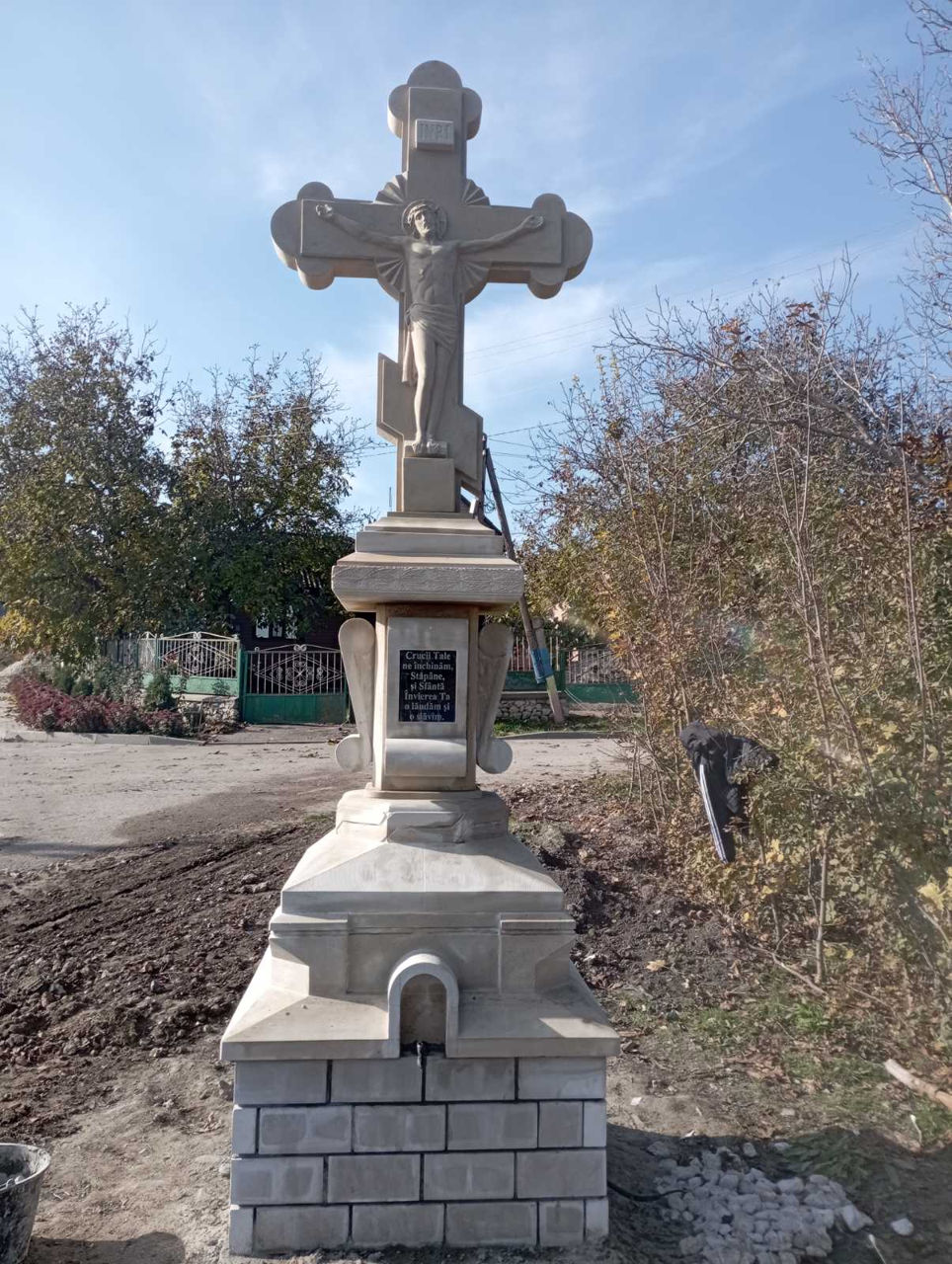 Răstigniri din piatră de Cosăuți foto 9