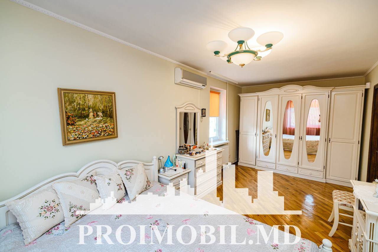 Apartament cu 2 camere, 90 m², Centru, Chișinău foto 1