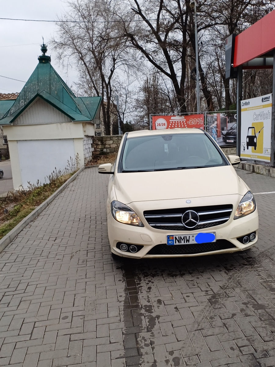 Mercedes B-Class фото 0