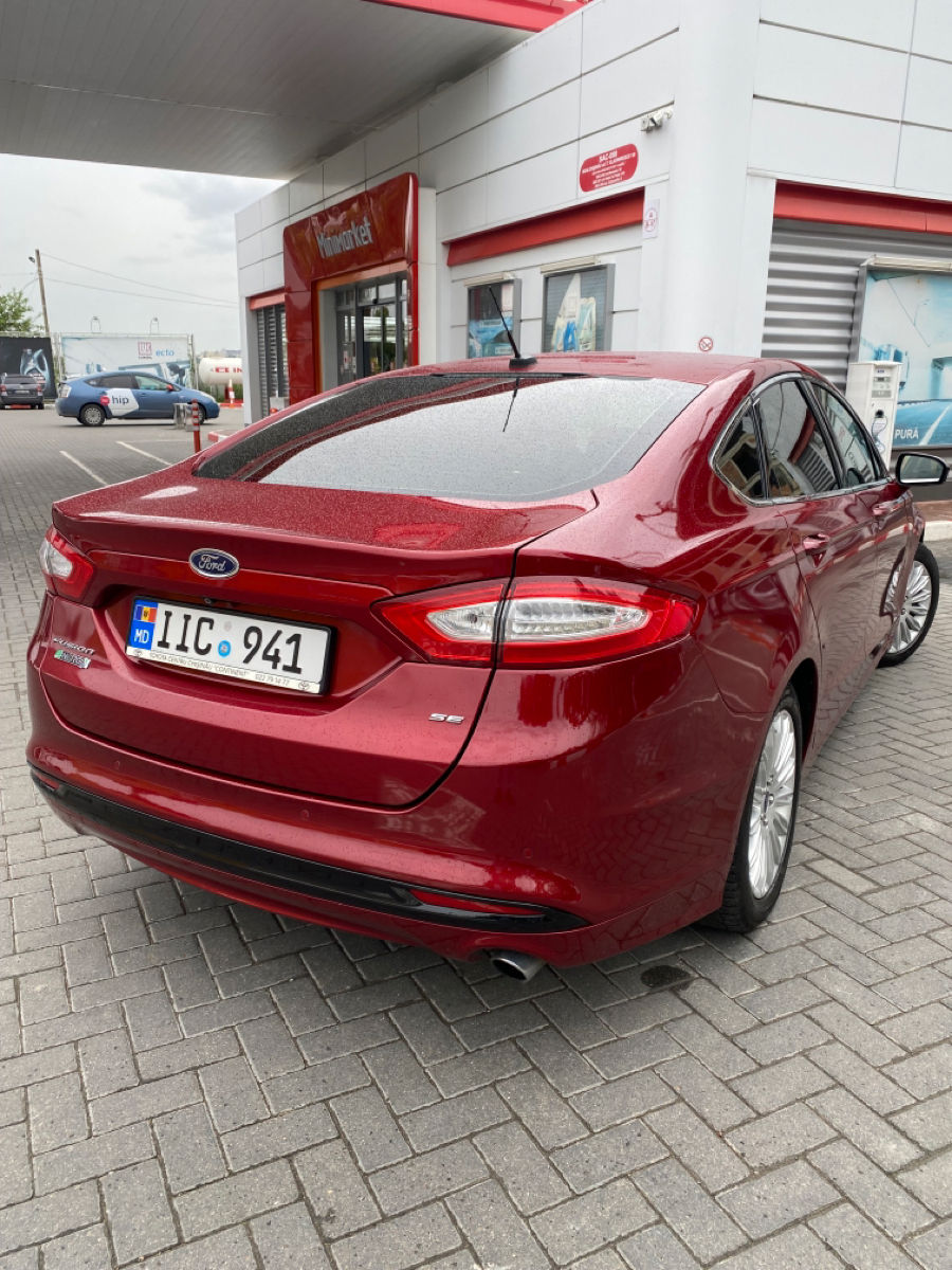 Ford Fusion foto 1