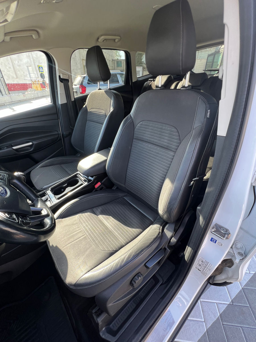 Ford Kuga фото 8