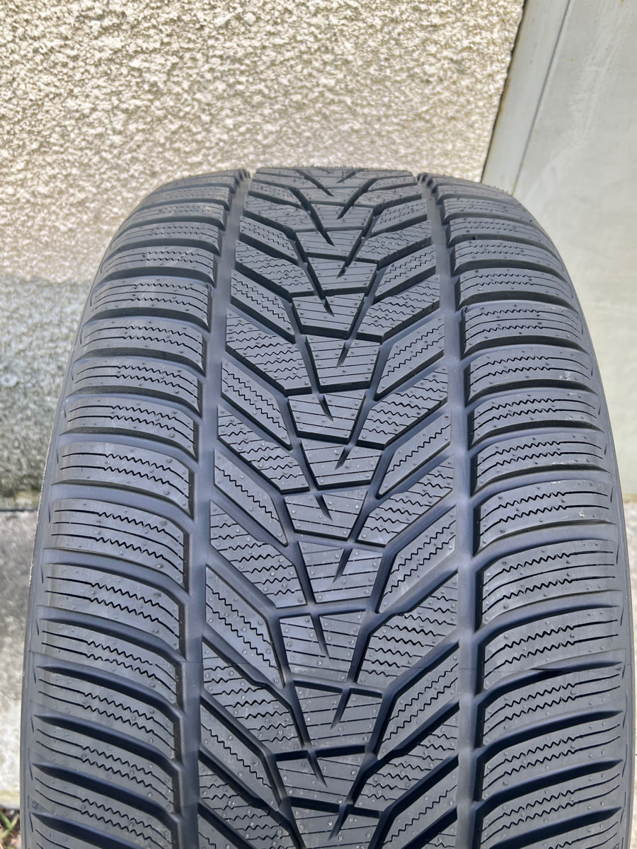 305/40 R20 Hankook Icept Evo3/ Доставка, livrare toata Moldova foto 2