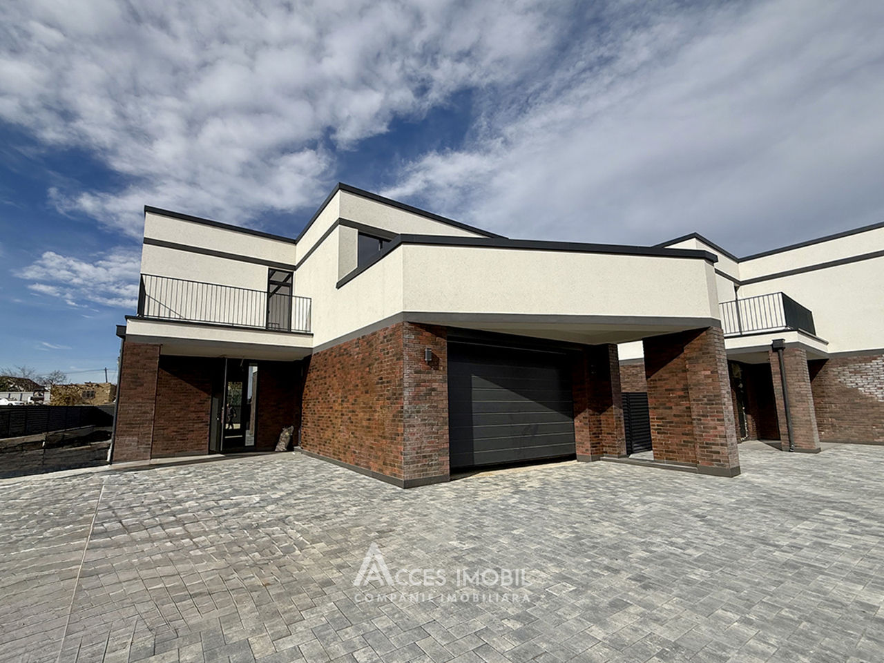 Casă în 2 nivele! Colonița, str. Budești, 230m2 + 2 ari!