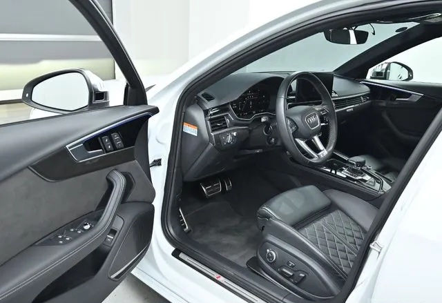 Audi S4 foto 10