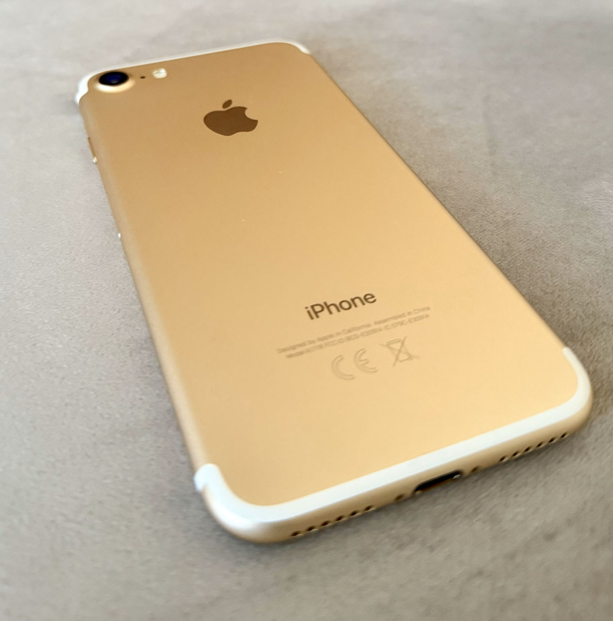 Apple iPhone 7 (32 GB) foto 2