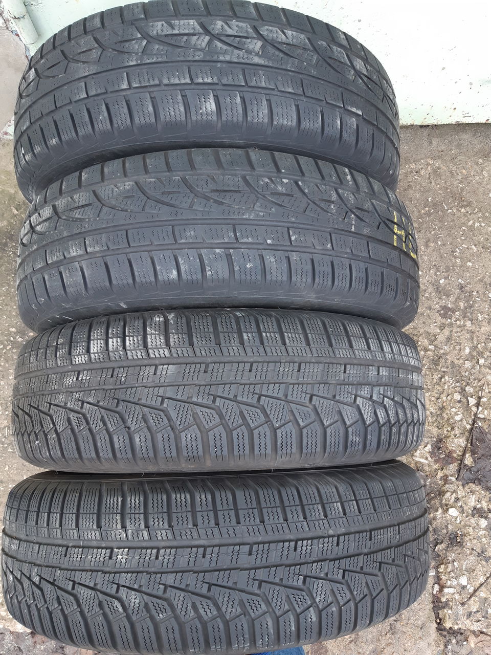 R16 215/70 Hankook