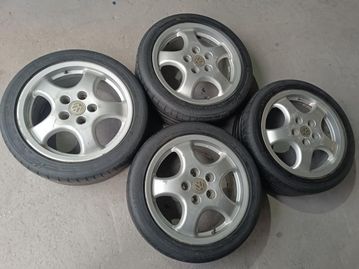 Jante și anvelope 225/35 R17 complect Volskwagen