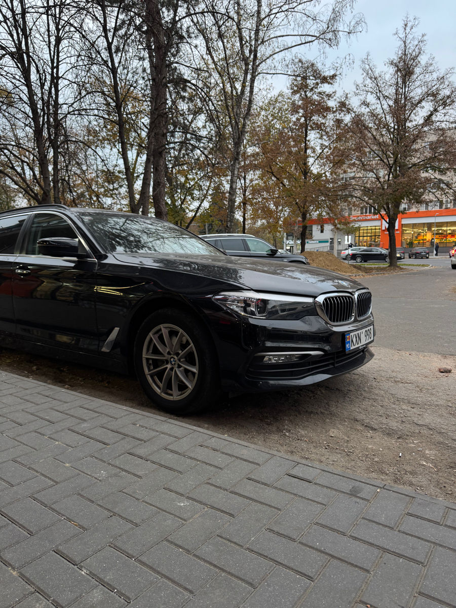 BMW 5 Series foto 0