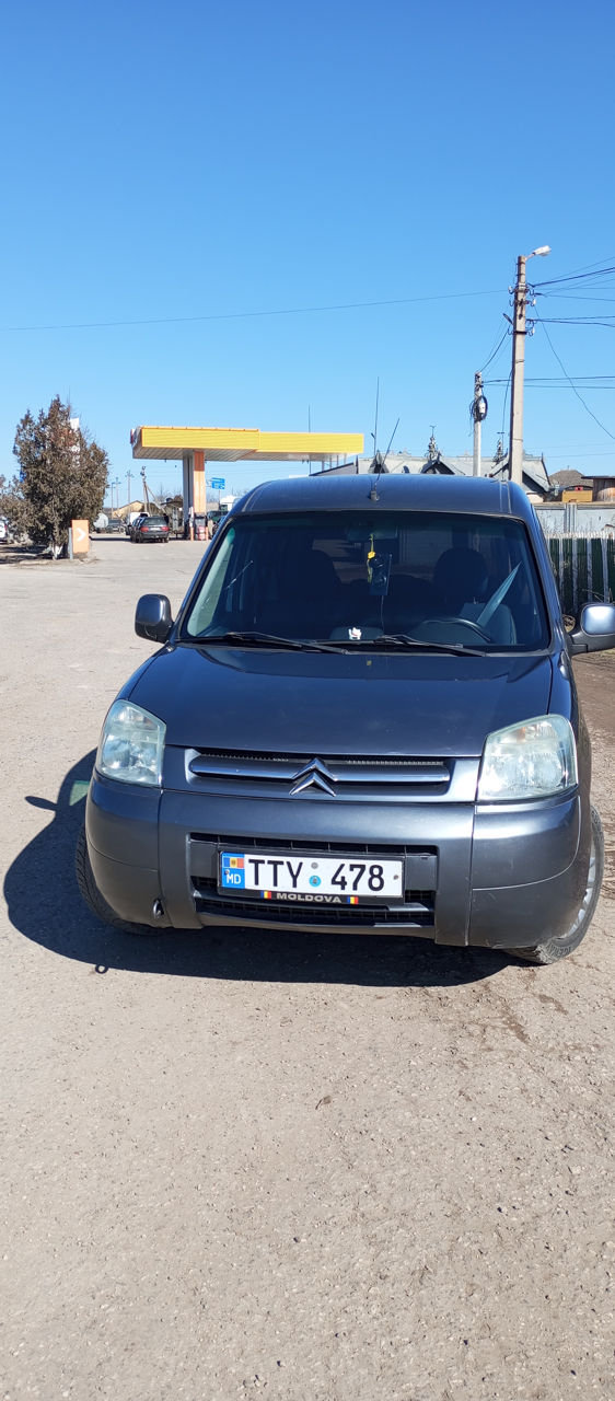 Citroen Berlingo an. 2007 cu rulaj 216324 km, Benzină, 3000 €