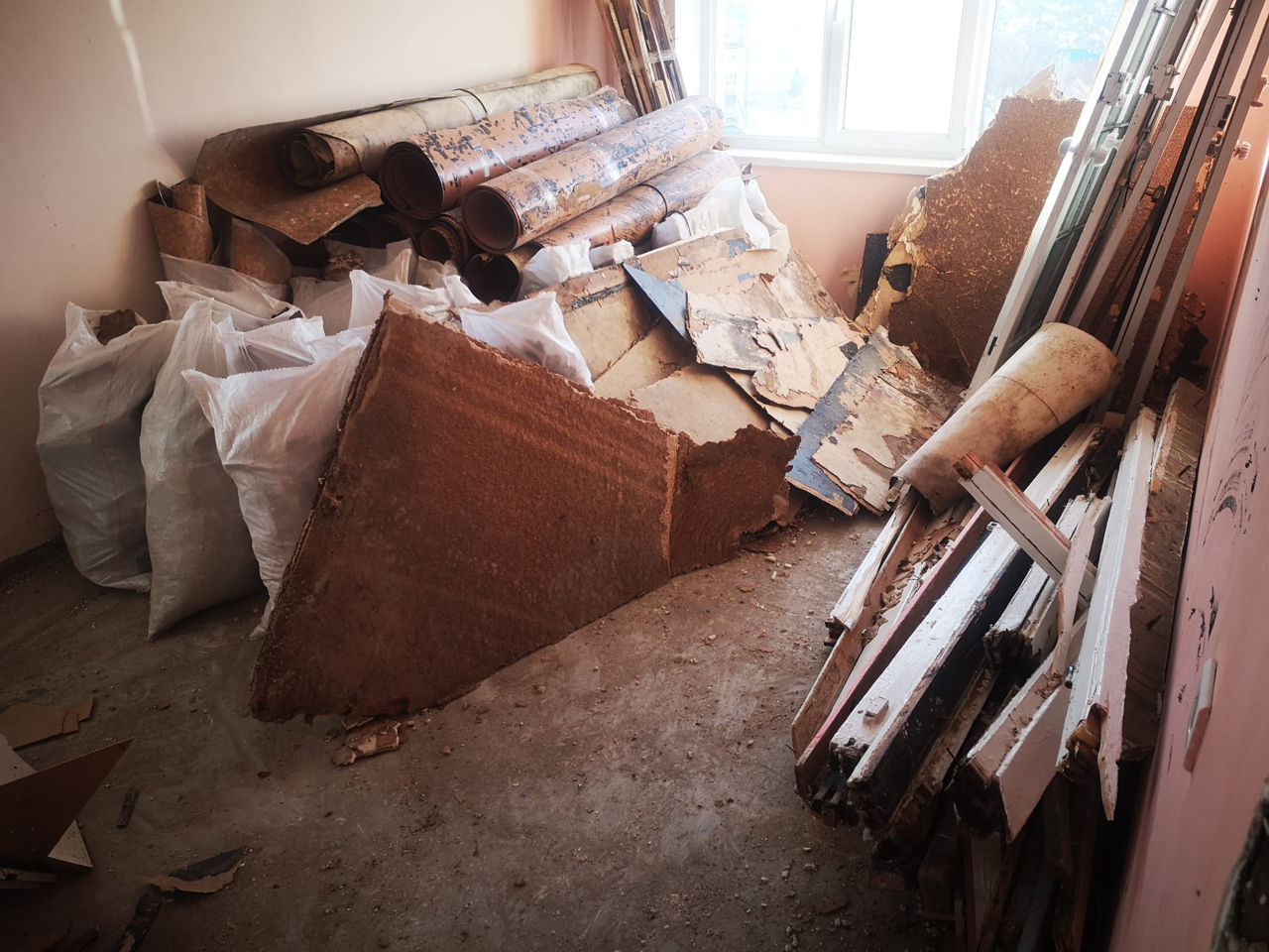 Taiere pereti, beton armat, asfalt  / demolari fundatii, plansee, pereti. foto 3