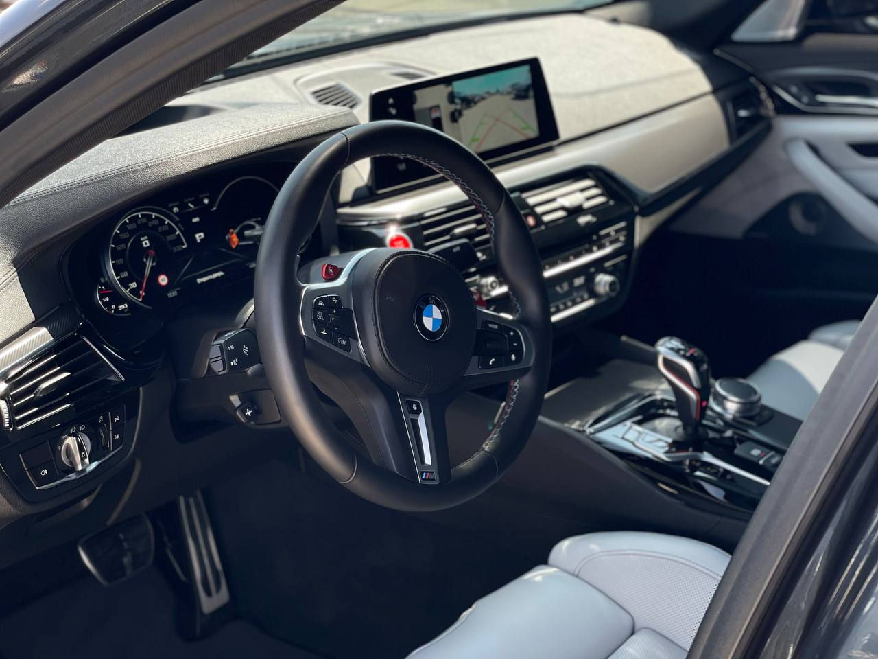 BMW M5 фото 9