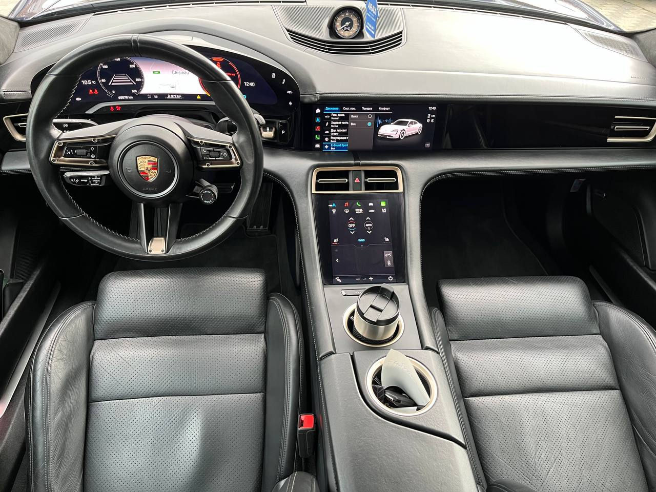 Porsche Taycan foto 8