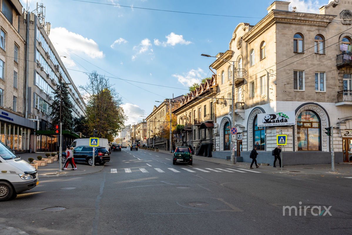 Apartament cu 2 camere, 80 m², Centru, Chișinău foto 18