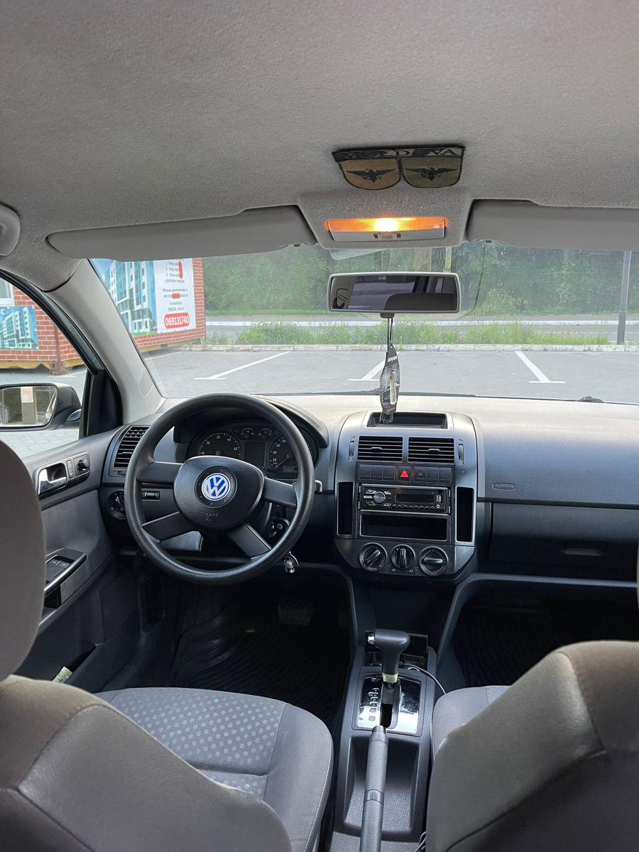 Volkswagen Polo фото 5