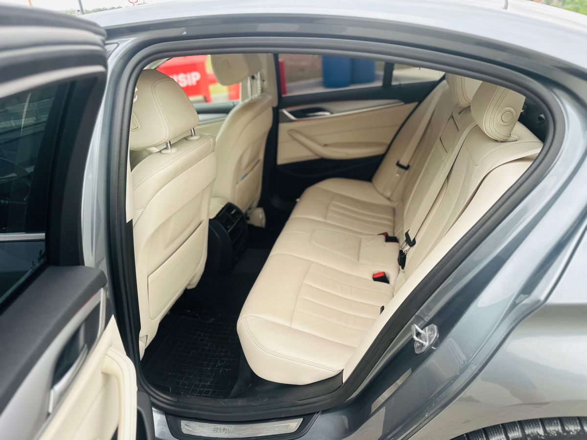 BMW 5 Series foto 3