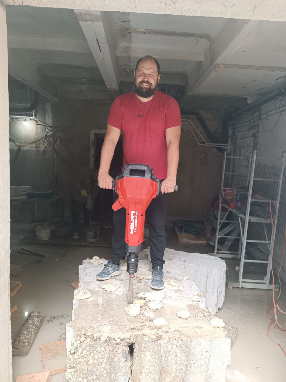 Fără stress!!! Demolare beton. Carotare și tăiere diamantată. Cu evacuare gunoi. Calitativ si rapid. foto 0