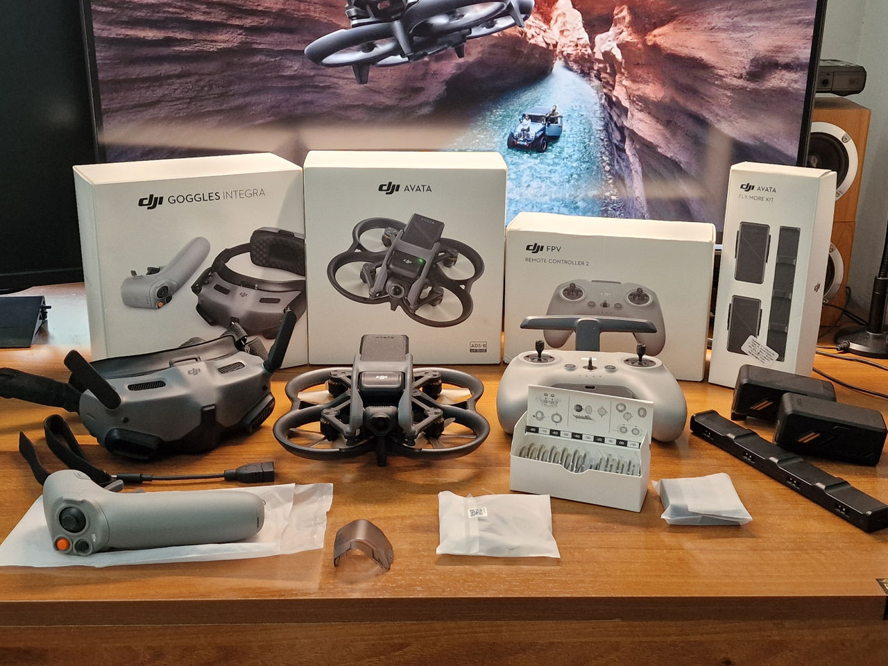 Vand Drona Dji Avata Kit Complet 3 Baterii Controller Goggles foto 0