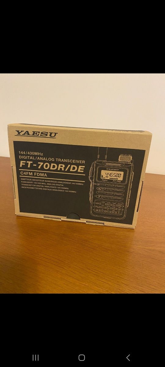 Yaesu  FT 70 DR foto 3