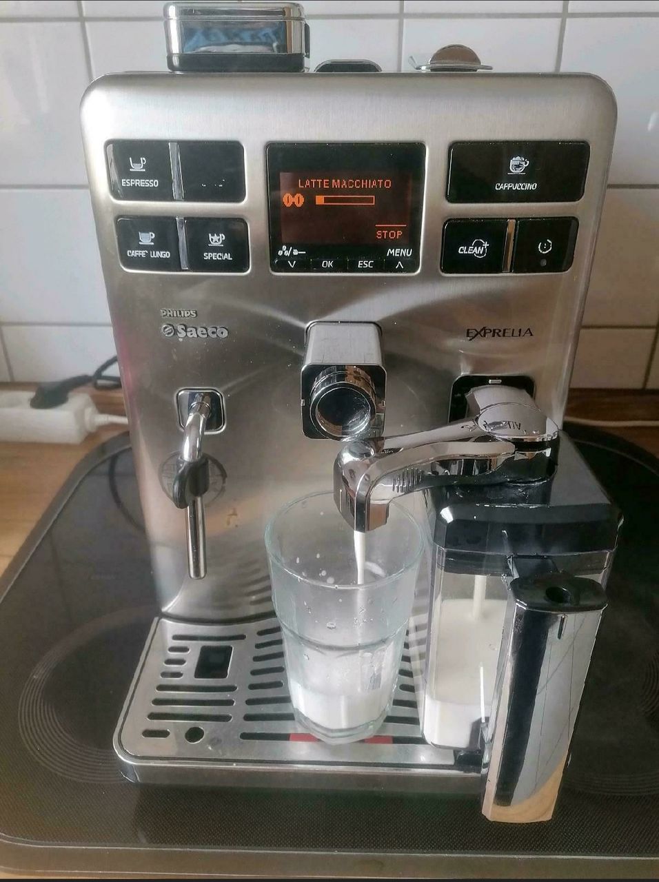 Кофемашина Philips Saeco Exprelia