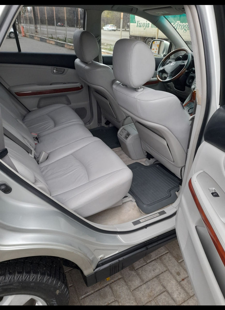 Lexus RX Series фото 9