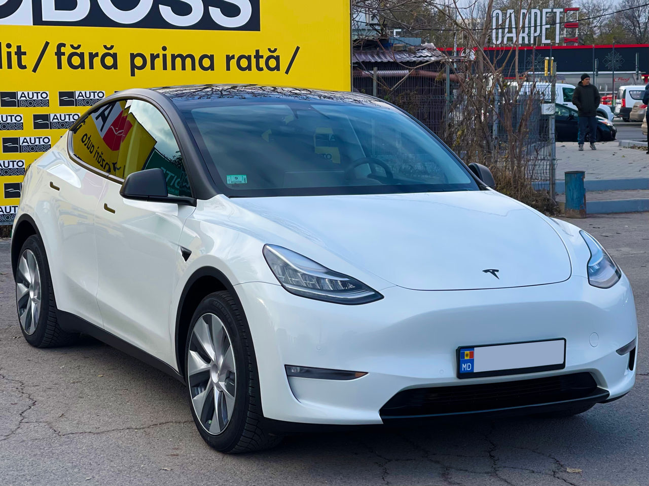 Tesla Model Y foto 4