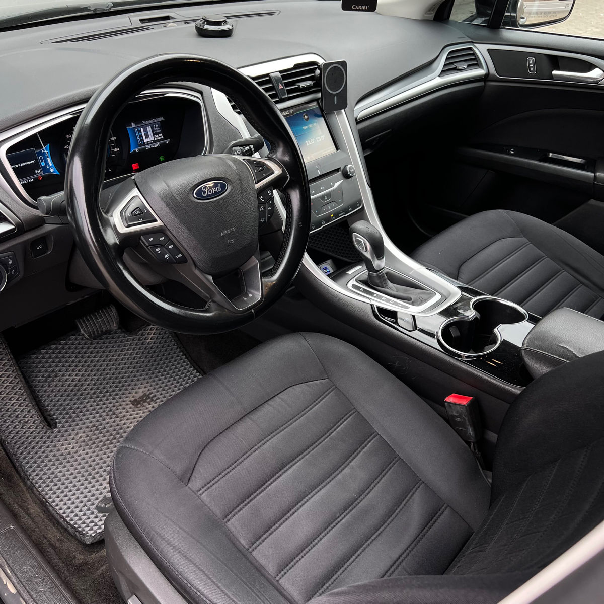 Ford Fusion chirie auto rent car foto 5