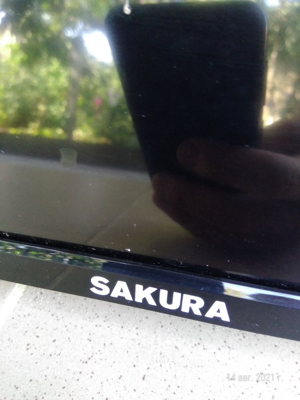 сакура с битой матрицей 300 лей экран битый ( не рабочий ) без пульта ...