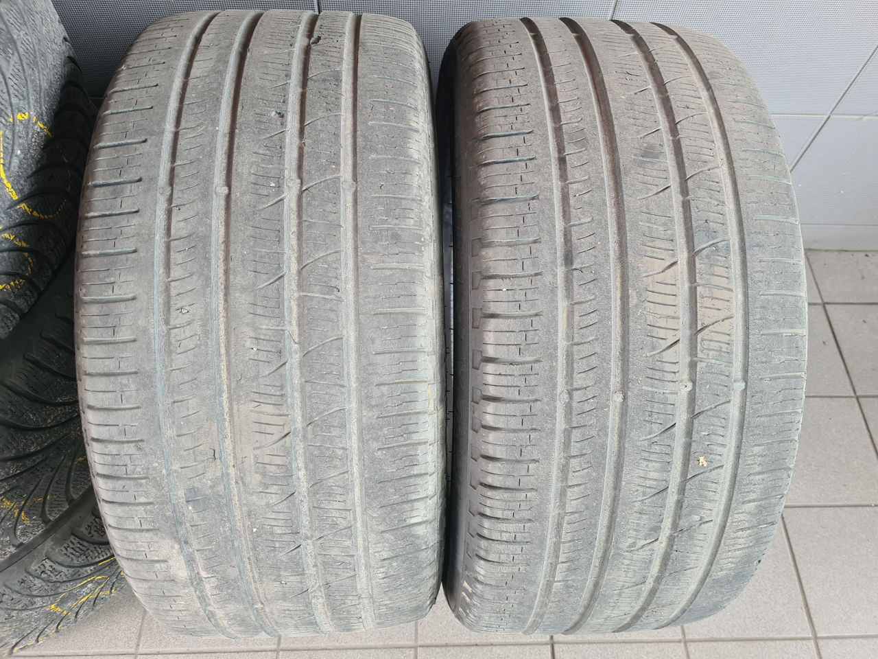 295/40 R20 Pirelli