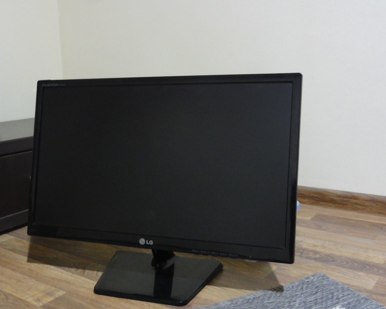 IPS монитор - LG IPS234V