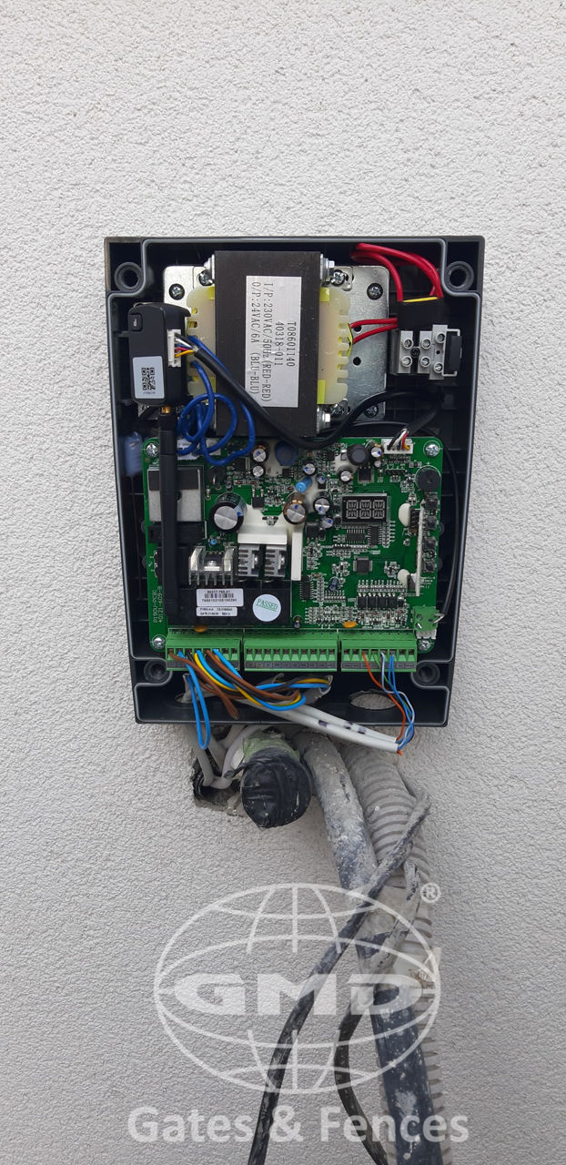 Sisteme de automatizare pentru porti batante foto 11