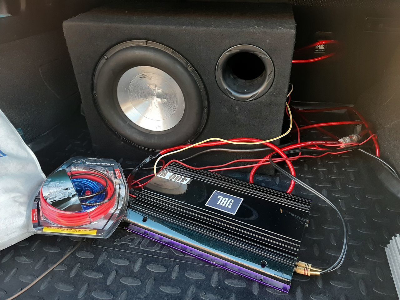 Буфер Ground Zero1400w + усилитель jbl 14OO W +проводка 125 евро