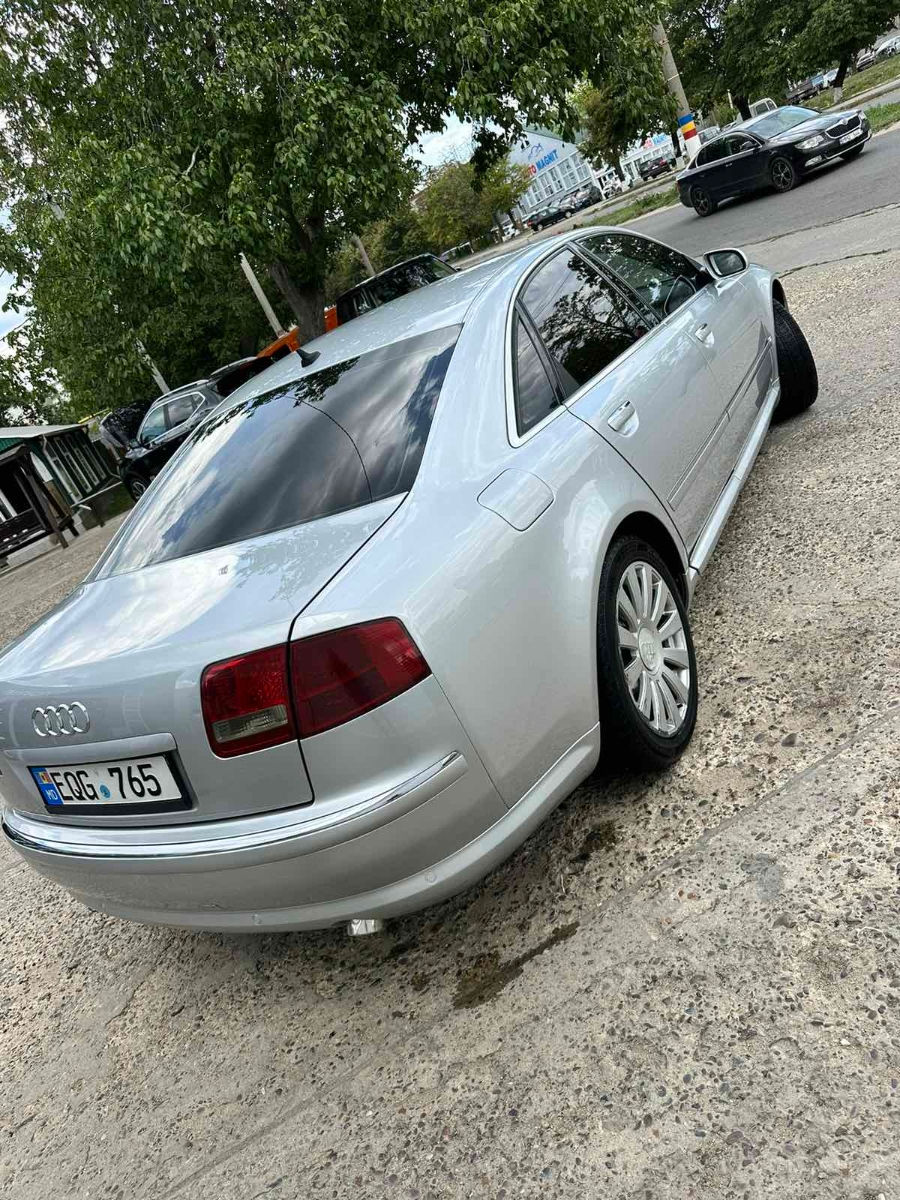 Audi A8 фото 7