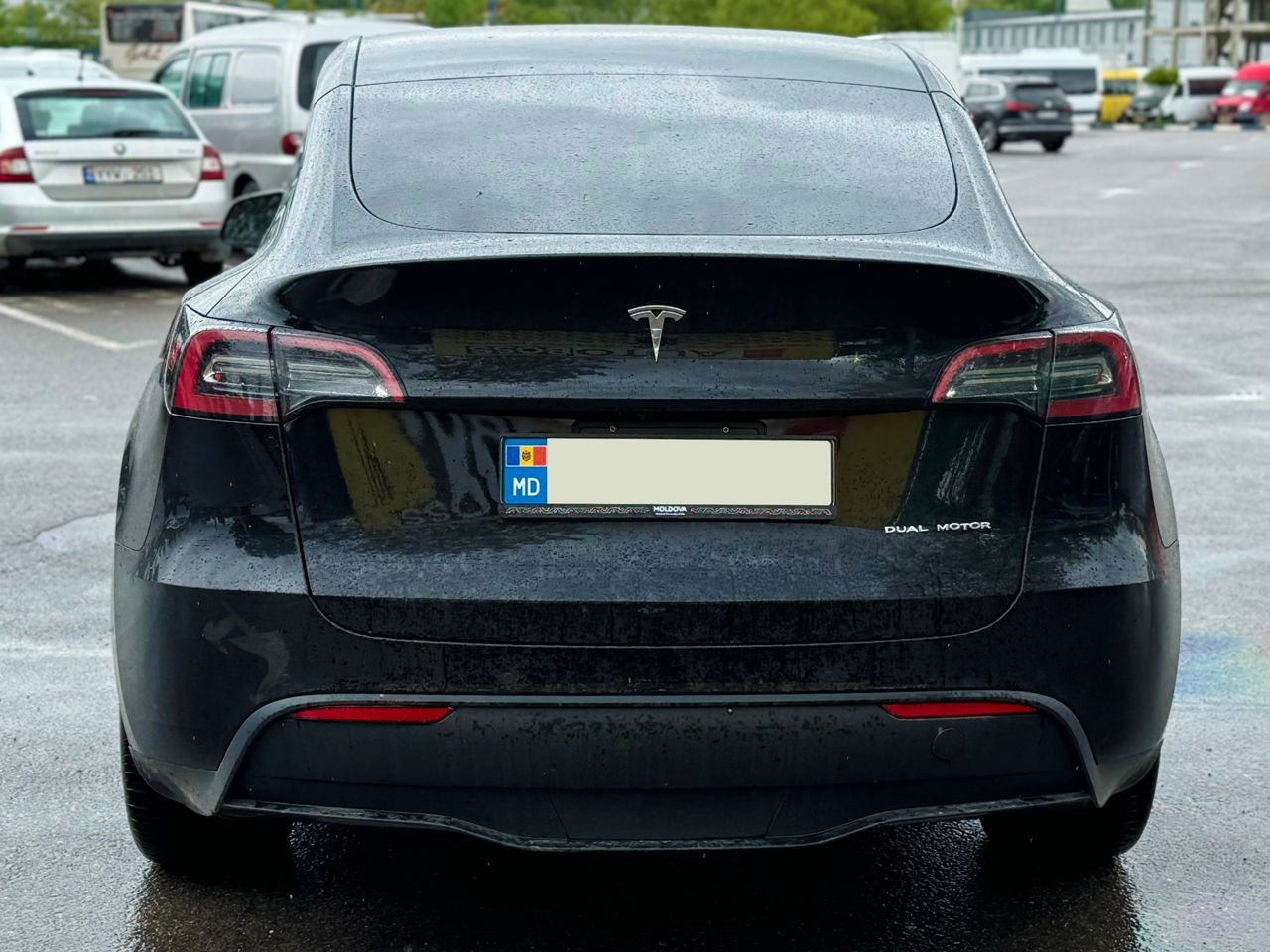 Tesla Model Y foto 6