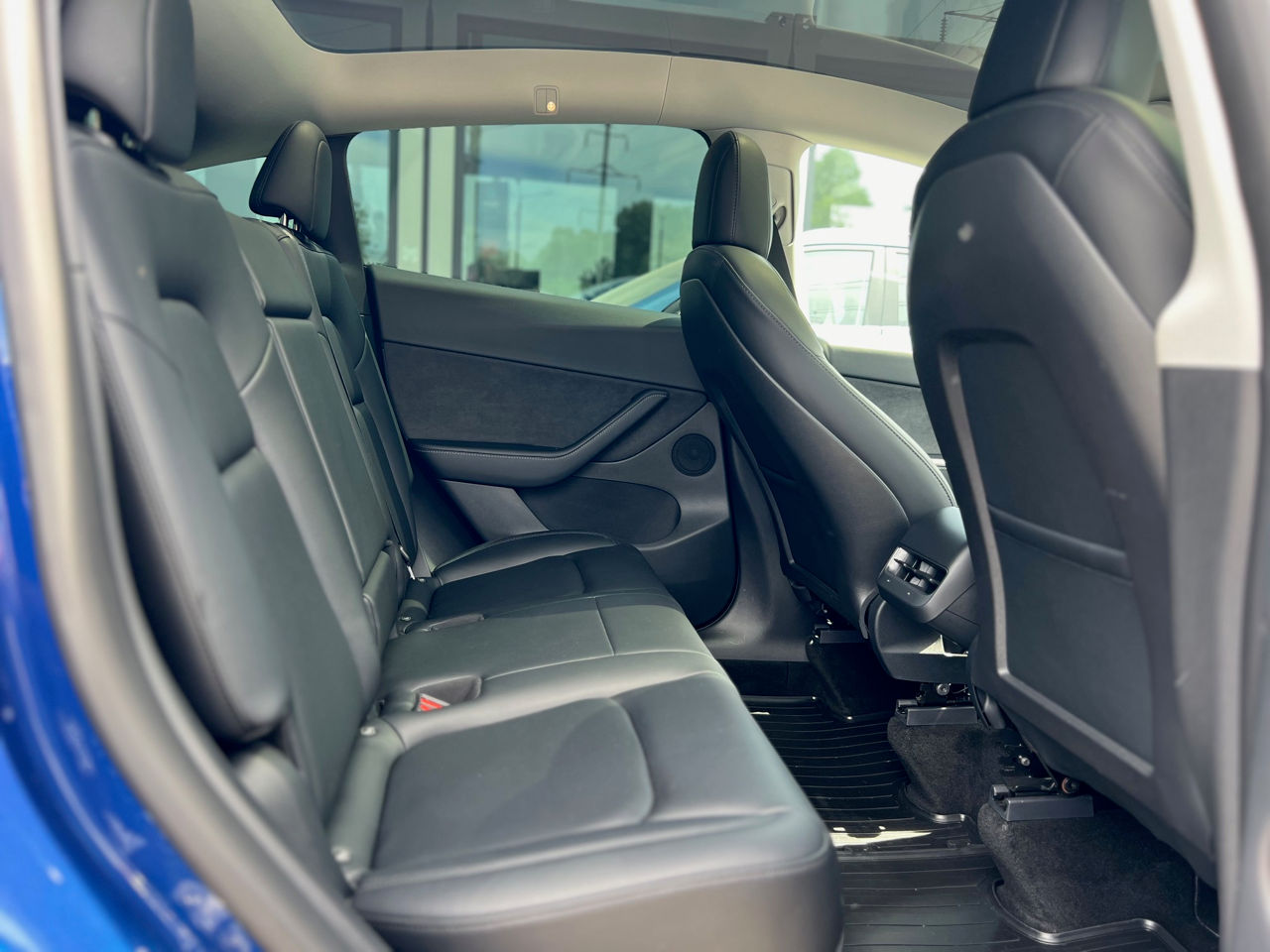 Tesla Model Y foto 13