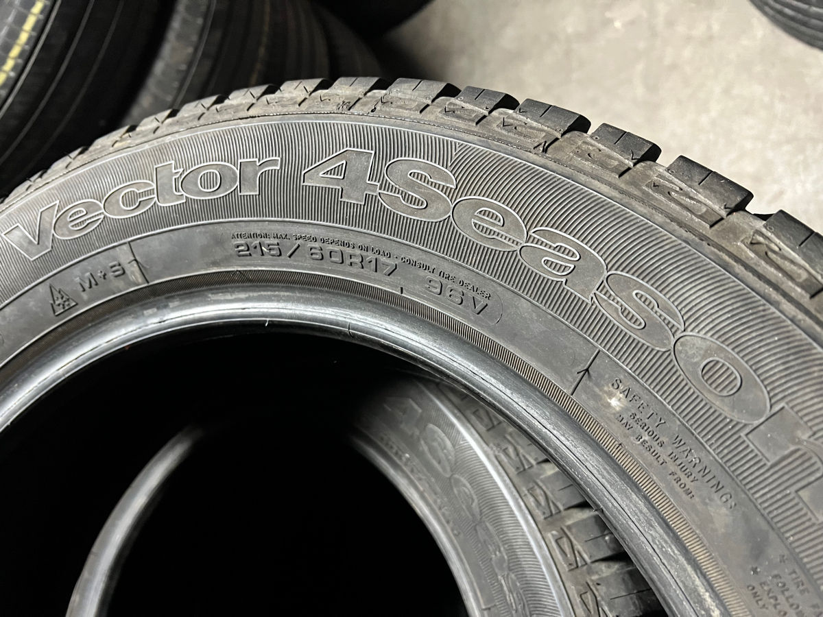 R17 215/60 GoodYear Vector 4Seasons foto 4